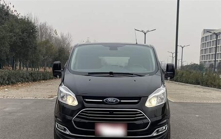 Ford Tourneo Custom I рестайлинг, 2021 год, 2 300 000 рублей, 2 фотография