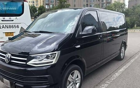 Volkswagen Caravelle T6 рестайлинг, 2019 год, 3 450 000 рублей, 4 фотография