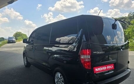 Hyundai Grand Starex Grand Starex I рестайлинг 2, 2021 год, 2 670 000 рублей, 6 фотография