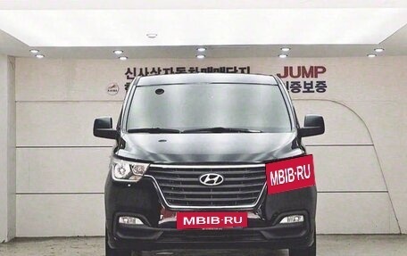 Hyundai Grand Starex Grand Starex I рестайлинг 2, 2021 год, 2 590 000 рублей, 3 фотография