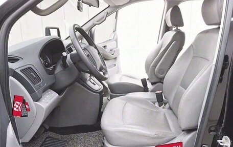 Hyundai Grand Starex Grand Starex I рестайлинг 2, 2021 год, 2 590 000 рублей, 6 фотография