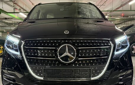 Mercedes-Benz V-Класс, 2025 год, 14 280 000 рублей, 2 фотография