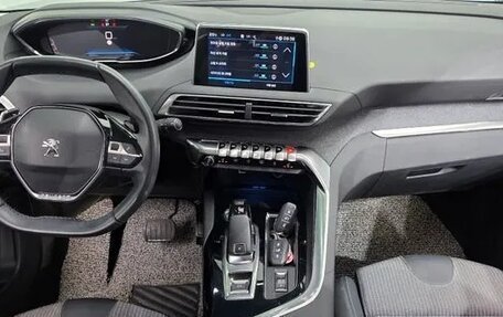 Peugeot 5008 II, 2022 год, 2 240 000 рублей, 6 фотография