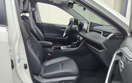 Toyota RAV4, 2022 год, 2 400 085 рублей, 2 фотография