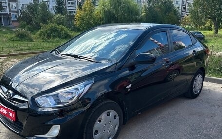 Hyundai Solaris II рестайлинг, 2013 год, 690 000 рублей, 2 фотография