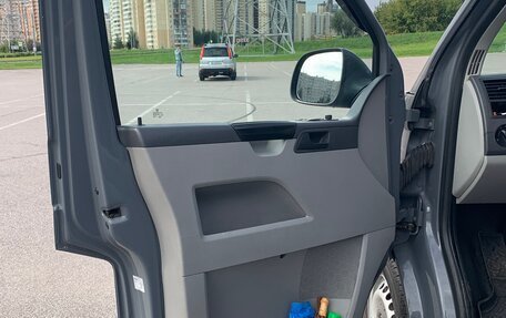 Volkswagen Transporter T5 рестайлинг, 2012 год, 1 800 000 рублей, 6 фотография