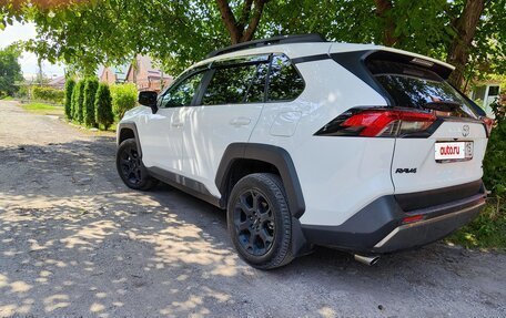 Toyota RAV4, 2022 год, 4 250 000 рублей, 4 фотография