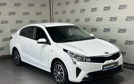 KIA Rio IV, 2021 год, 1 599 000 рублей, 3 фотография