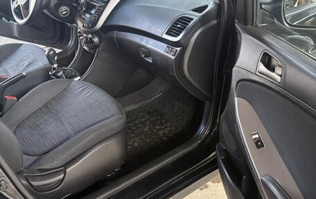 Hyundai Solaris II рестайлинг, 2015 год, 820 000 рублей, 5 фотография