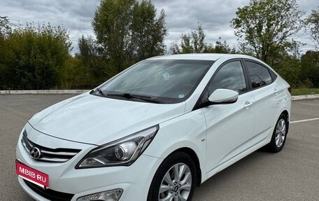 Hyundai Solaris II рестайлинг, 2015 год, 1 080 000 рублей, 4 фотография