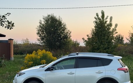 Toyota RAV4, 2018 год, 2 390 000 рублей, 4 фотография