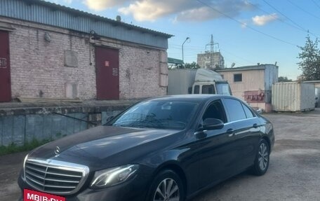 Mercedes-Benz E-Класс, 2020 год, 3 500 000 рублей, 2 фотография