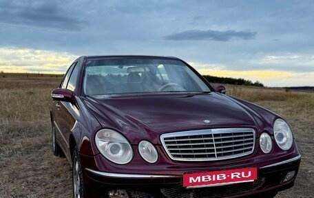 Mercedes-Benz E-Класс, 2004 год, 750 000 рублей, 2 фотография