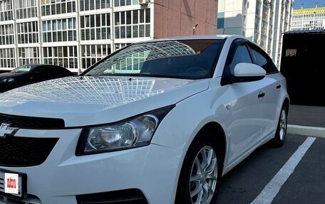Chevrolet Cruze II, 2012 год, 585 000 рублей, 3 фотография