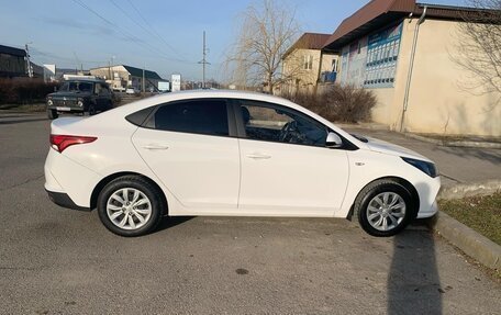 Hyundai Solaris II рестайлинг, 2021 год, 1 550 000 рублей, 3 фотография