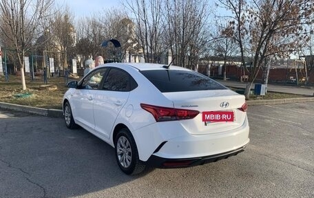 Hyundai Solaris II рестайлинг, 2021 год, 1 550 000 рублей, 2 фотография