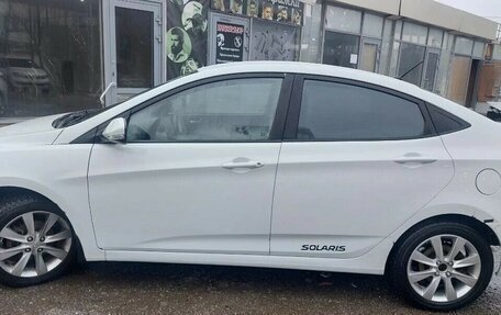 Hyundai Solaris II рестайлинг, 2011 год, 450 000 рублей, 3 фотография