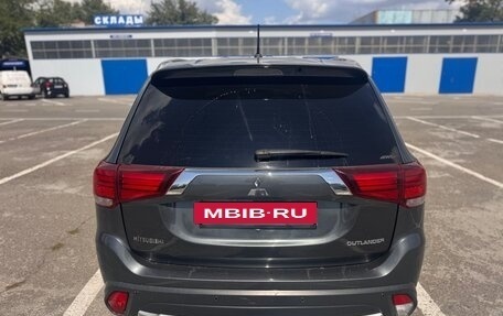 Mitsubishi Outlander III рестайлинг 3, 2016 год, 1 300 000 рублей, 5 фотография