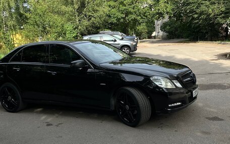 Mercedes-Benz E-Класс, 2011 год, 1 280 000 рублей, 3 фотография