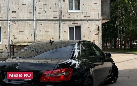 Mercedes-Benz E-Класс, 2011 год, 1 280 000 рублей, 4 фотография