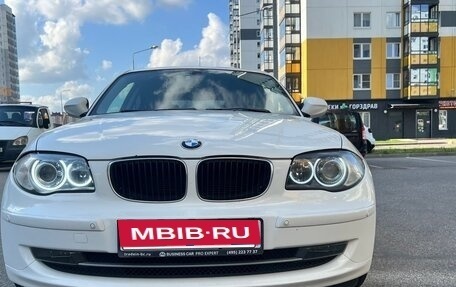 BMW 1 серия, 2011 год, 680 000 рублей, 2 фотография