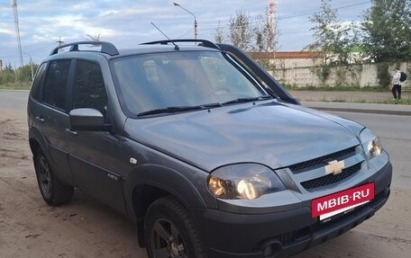 Chevrolet Niva I рестайлинг, 2017 год, 685 000 рублей, 2 фотография