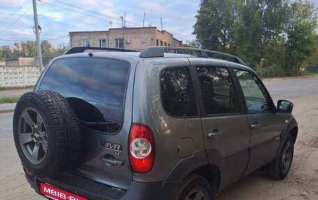 Chevrolet Niva I рестайлинг, 2017 год, 685 000 рублей, 4 фотография