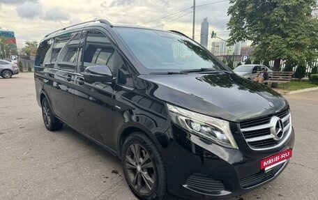Mercedes-Benz V-Класс, 2017 год, 3 780 000 рублей, 3 фотография