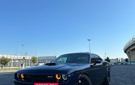 Dodge Challenger III рестайлинг 2, 2016 год, 4 900 000 рублей, 2 фотография