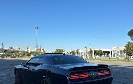 Dodge Challenger III рестайлинг 2, 2016 год, 4 900 000 рублей, 7 фотография