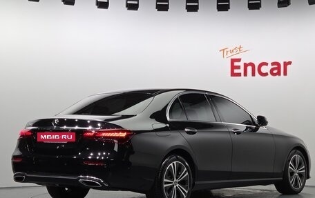 Mercedes-Benz E-Класс, 2021 год, 3 260 073 рублей, 2 фотография
