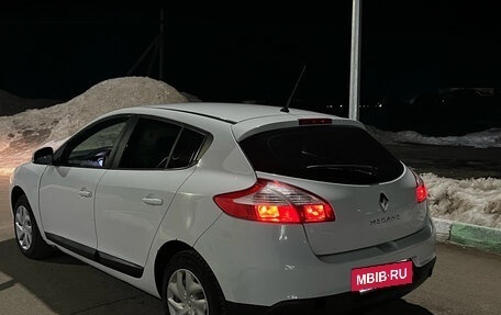 Renault Megane III, 2013 год, 450 000 рублей, 2 фотография