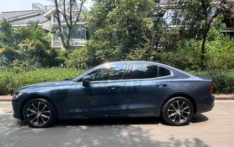 Volvo S60 III, 2021 год, 1 950 000 рублей, 3 фотография