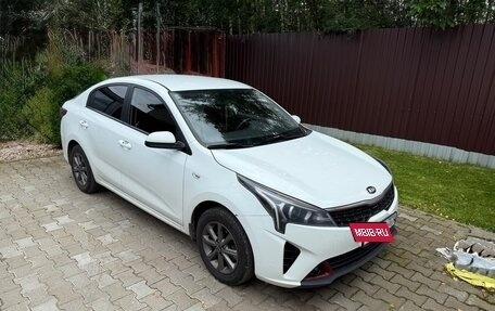 KIA Rio IV, 2021 год, 1 430 000 рублей, 2 фотография