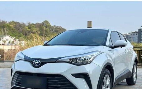 Toyota C-HR I рестайлинг, 2021 год, 1 310 000 рублей, 2 фотография