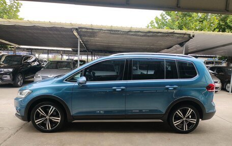 Volkswagen Touran III, 2020 год, 1 620 000 рублей, 4 фотография