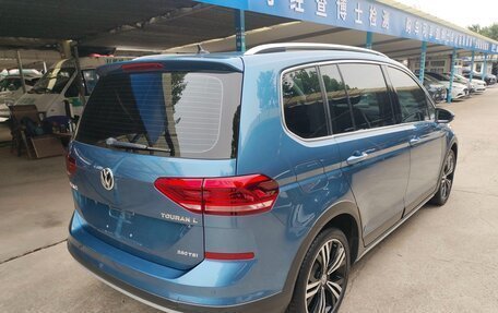 Volkswagen Touran III, 2020 год, 1 620 000 рублей, 6 фотография