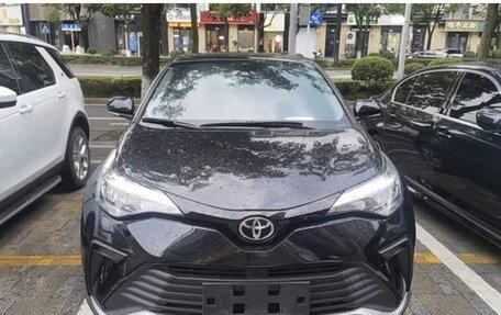 Toyota C-HR I рестайлинг, 2021 год, 1 380 000 рублей, 2 фотография
