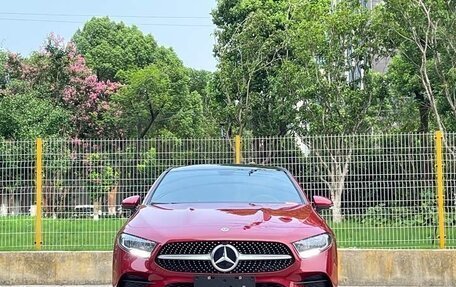 Mercedes-Benz A-Класс, 2022 год, 2 200 000 рублей, 2 фотография