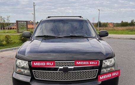 Chevrolet Tahoe III, 2012 год, 2 100 000 рублей, 2 фотография