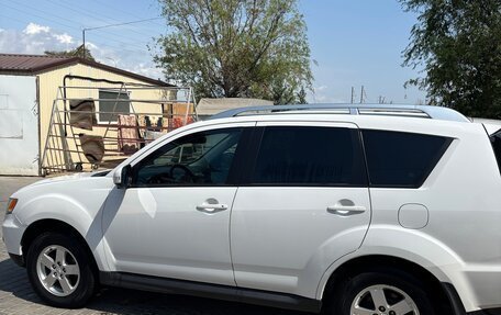 Mitsubishi Outlander III рестайлинг 3, 2010 год, 1 300 000 рублей, 4 фотография