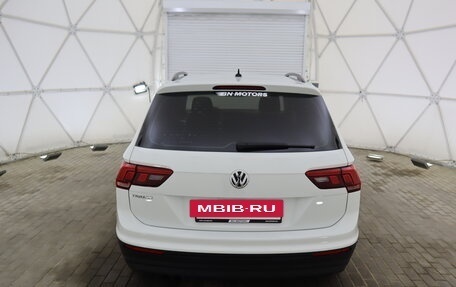 Volkswagen Tiguan II, 2019 год, 1 980 000 рублей, 4 фотография