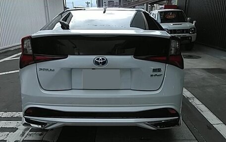 Toyota Prius IV XW50, 2021 год, 1 608 000 рублей, 5 фотография