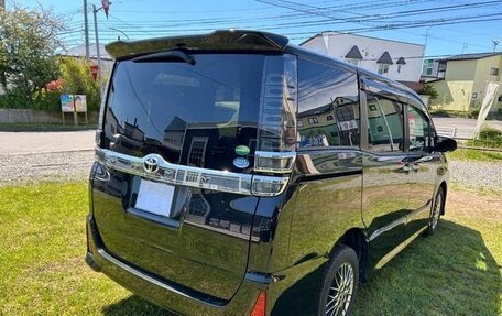 Toyota Voxy III, 2020 год, 1 786 000 рублей, 7 фотография