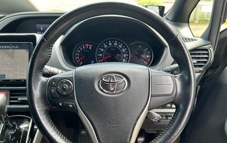 Toyota Voxy III, 2020 год, 1 786 000 рублей, 10 фотография