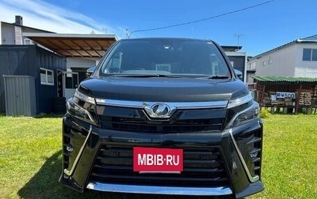 Toyota Voxy III, 2020 год, 1 786 000 рублей, 2 фотография