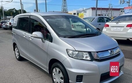 Honda Freed I, 2016 год, 855 000 рублей, 8 фотография