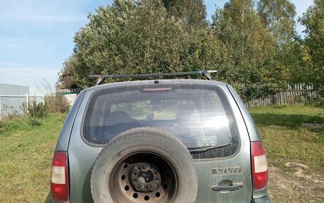 Chevrolet Niva I рестайлинг, 2005 год, 210 000 рублей, 2 фотография