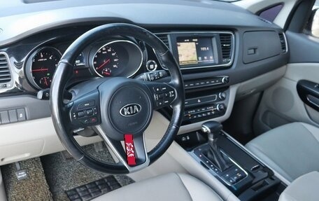 KIA Carnival III, 2016 год, 2 549 000 рублей, 5 фотография