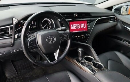 Toyota Camry, 2019 год, 2 799 000 рублей, 5 фотография